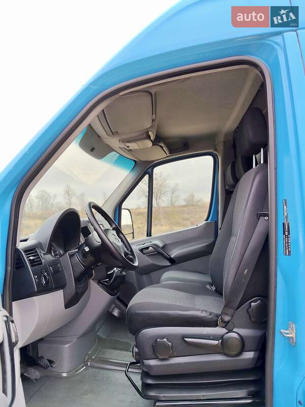Вантажний фургон Mercedes-Benz Sprinter 2011 в Рівному