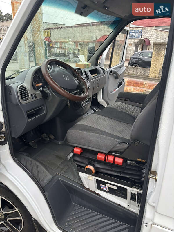 Грузовой фургон Mercedes-Benz Sprinter 2000 в Новояворовске фото 22 Грузовой фургон Mercedes-Benz Sprinter 2000 в Новояворовске