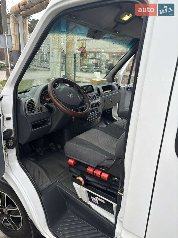 Грузовой фургон Mercedes-Benz Sprinter 2000 в Новояворовске фото 26 Грузовой фургон Mercedes-Benz Sprinter 2000 в Новояворовске