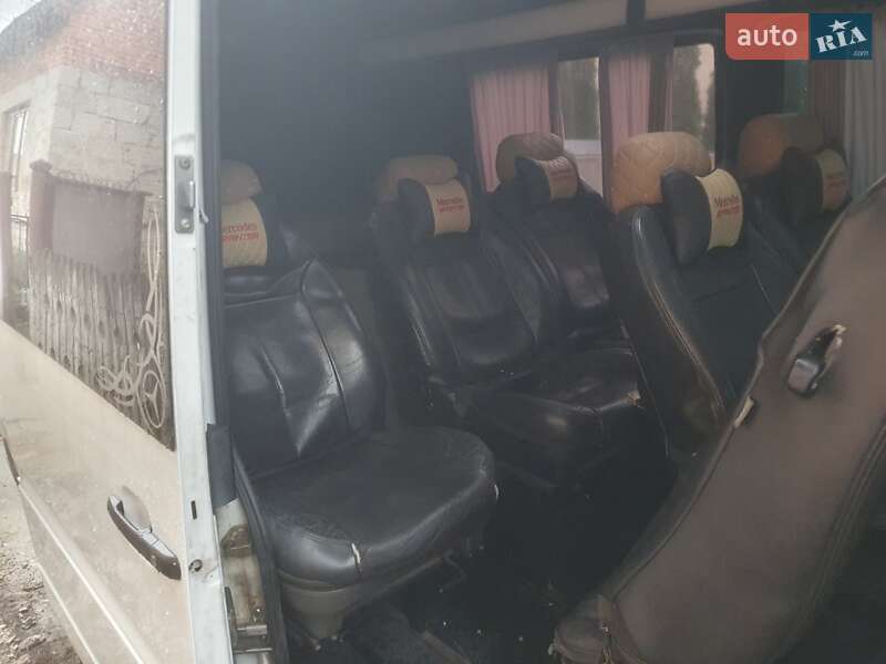 Мікроавтобус Mercedes-Benz Sprinter 2004 в Хусті