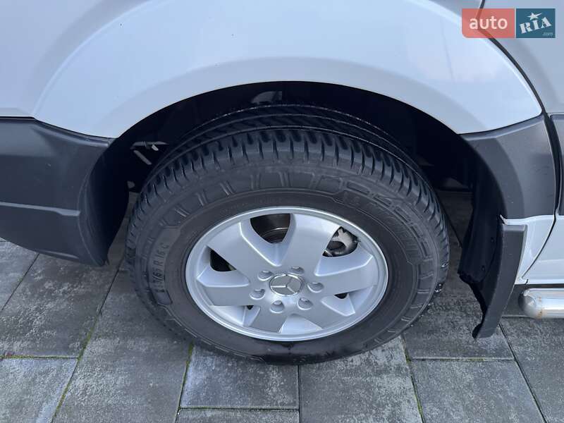 Вантажний фургон Mercedes-Benz Sprinter 2011 в Борщеві