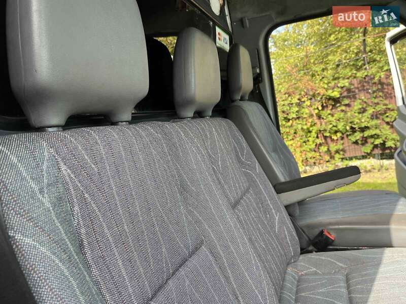 Грузопассажирский фургон Mercedes-Benz Sprinter 2005 в Луцке фото 22 Грузопассажирский фургон Mercedes-Benz Sprinter 2005 в Луцке