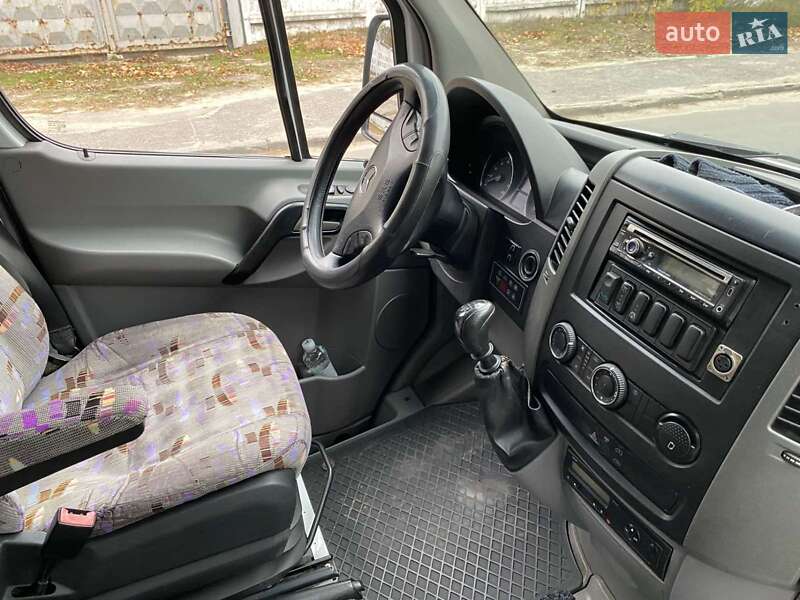 Пригородный автобус Mercedes-Benz Sprinter 2011 в Киеве