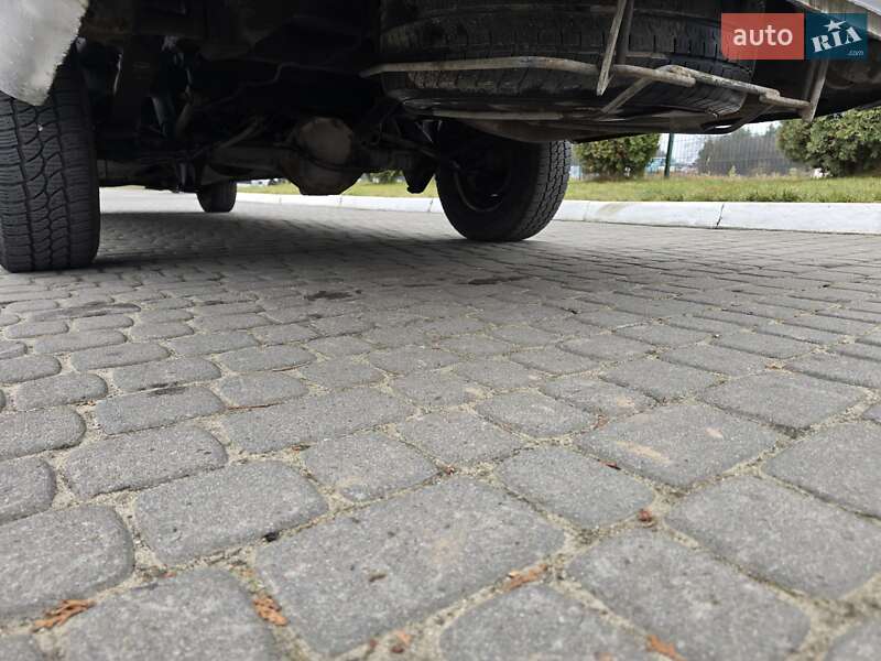 Грузопассажирский фургон Mercedes-Benz Sprinter 1997 в Львове