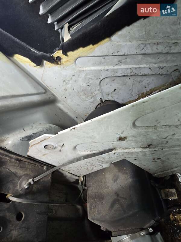 Грузопассажирский фургон Mercedes-Benz Sprinter 1997 в Львове