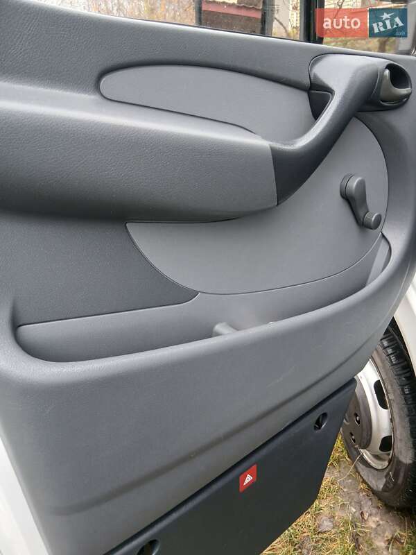 Грузовой фургон Mercedes-Benz Sprinter 2006 в Каменец-Подольском фото 61 Грузовой фургон Mercedes-Benz Sprinter 2006 в Каменец-Подольском