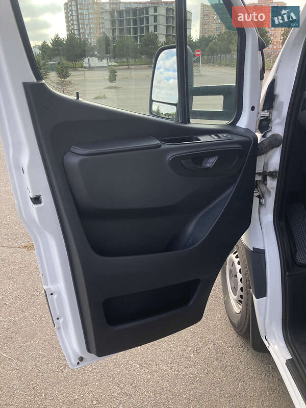 Тентований Mercedes-Benz Sprinter 2019 в Одесі фото 10 Тентований Mercedes-Benz Sprinter 2019 в Одесі