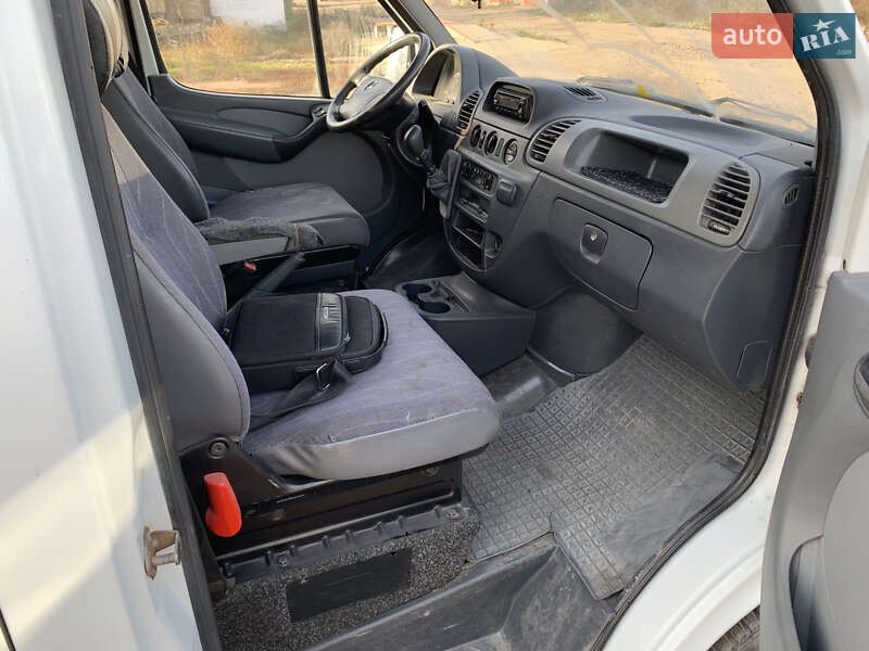 Вантажопасажирський фургон Mercedes-Benz Sprinter 2002 в Ізмаїлі фото 11 Вантажопасажирський фургон Mercedes-Benz Sprinter 2002 в Ізмаїлі