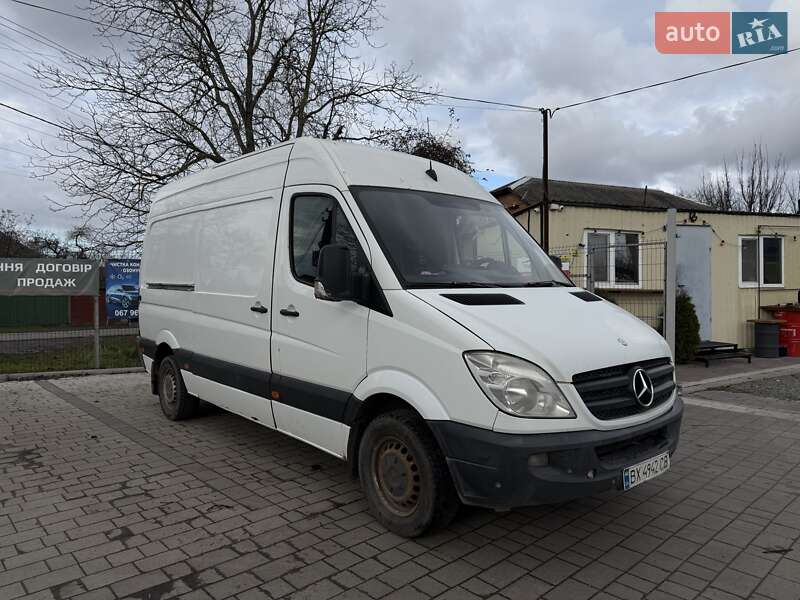 Вантажний фургон Mercedes-Benz Sprinter 2013 в Хмельницькому