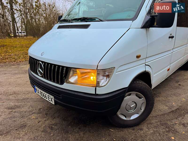 Микроавтобус Mercedes-Benz Sprinter 1999 в Буче