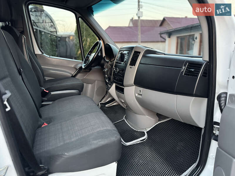 Грузопассажирский фургон Mercedes-Benz Sprinter 2015 в Иршаве фото 54 Грузопассажирский фургон Mercedes-Benz Sprinter 2015 в Иршаве