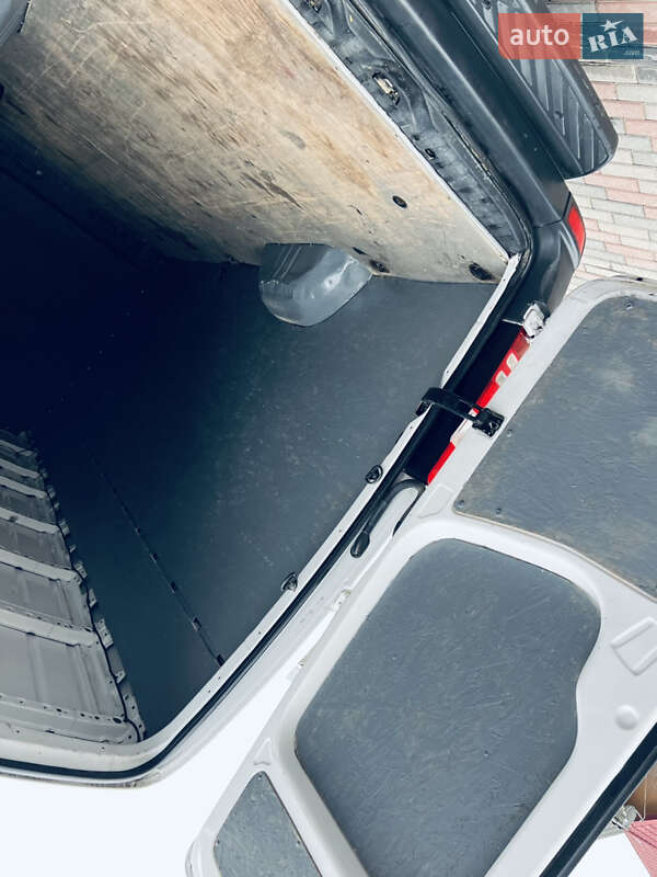 Грузовой фургон Mercedes-Benz Sprinter 2016 в Тячеве фото 16 Грузовой фургон Mercedes-Benz Sprinter 2016 в Тячеве