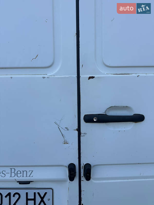 Грузовой фургон Mercedes-Benz Sprinter 2001 в Иршаве