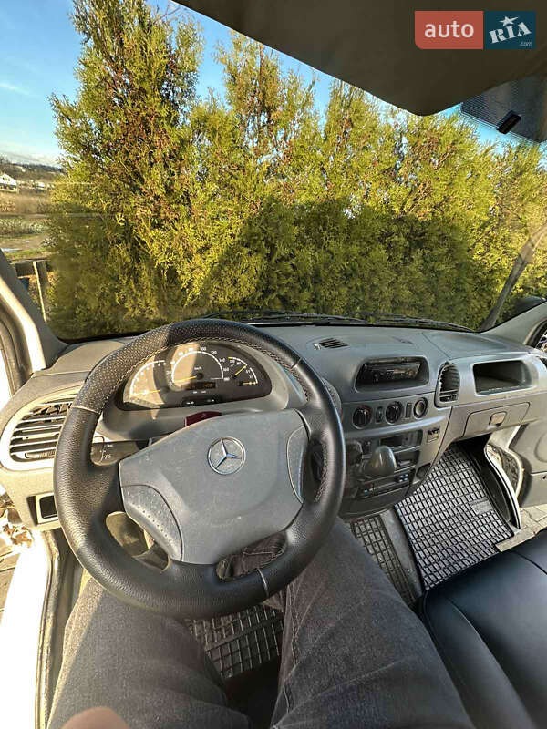 Грузовой фургон Mercedes-Benz Sprinter 2001 в Иршаве