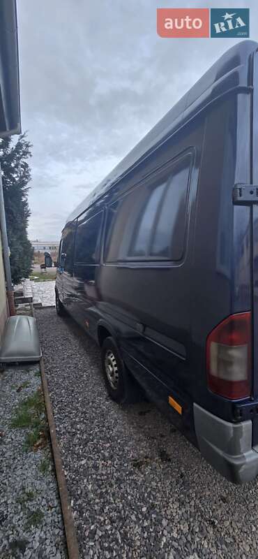 Грузовой фургон Mercedes-Benz Sprinter 2002 в Мукачево