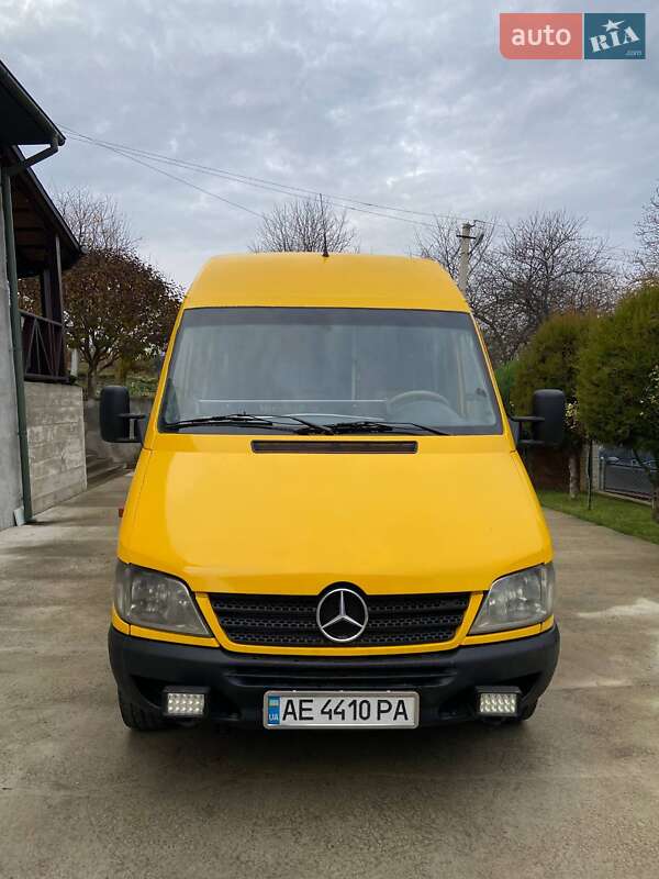 Микроавтобус Mercedes-Benz Sprinter 2003 в Черновцах фото Микроавтобус Mercedes-Benz Sprinter 2003 в Черновцах