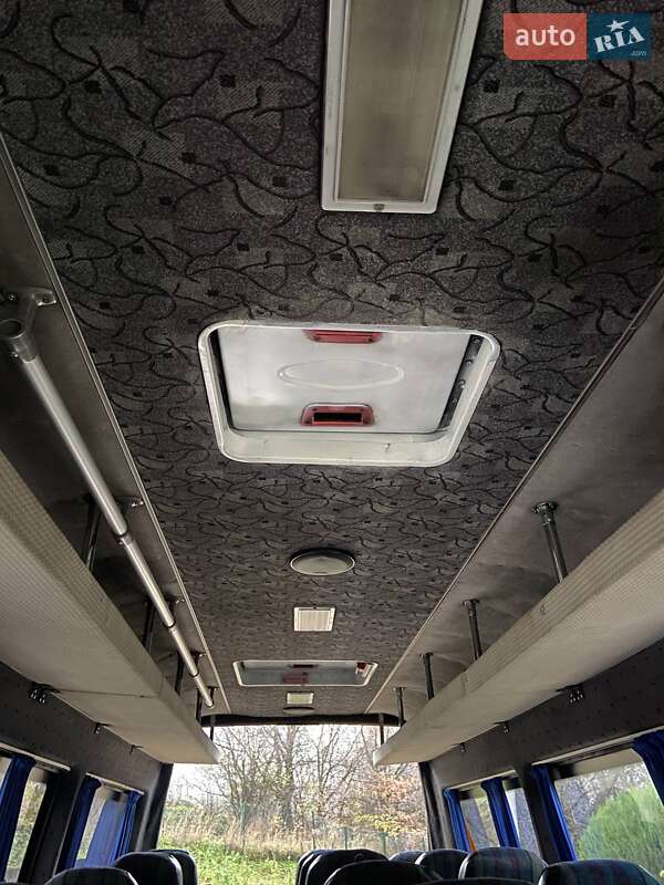Микроавтобус Mercedes-Benz Sprinter 2003 в Черновцах фото 4 Микроавтобус Mercedes-Benz Sprinter 2003 в Черновцах