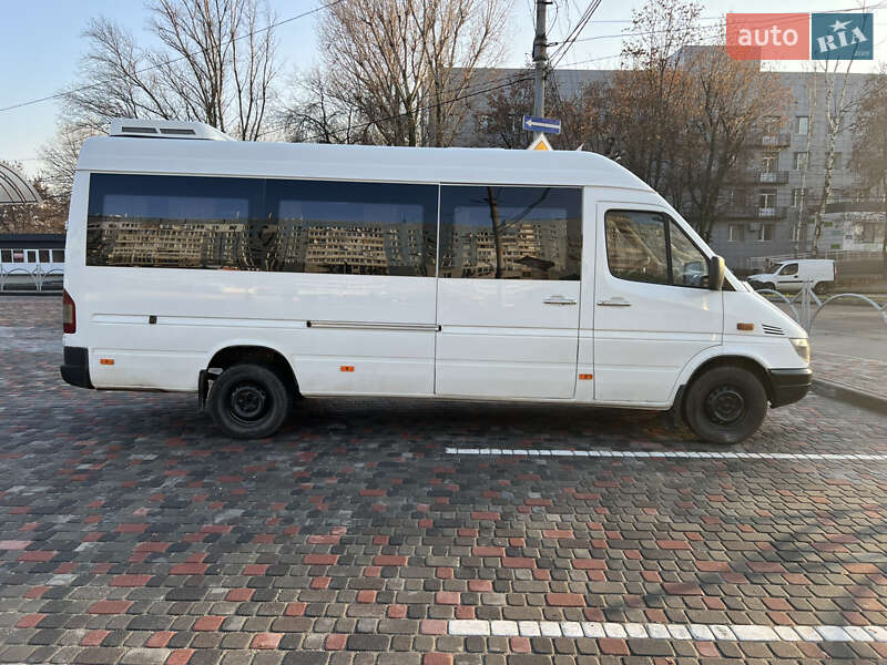 Туристический / Междугородний автобус Mercedes-Benz Sprinter 2005 в Днепре