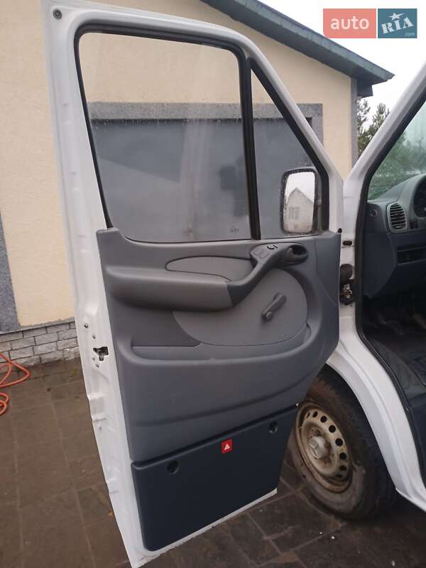 Грузопассажирский фургон Mercedes-Benz Sprinter 2004 в Житомире