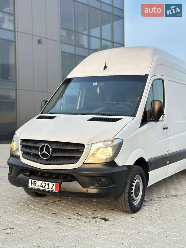 Микроавтобус грузовой (до 3,5т) Mercedes-Benz Sprinter 2016 в Черновцах