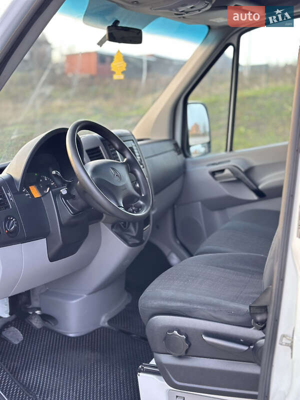 Микроавтобус грузовой (до 3,5т) Mercedes-Benz Sprinter 2016 в Черновцах