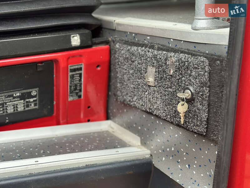 Туристический / Междугородний автобус Mercedes-Benz Sprinter 2004 в Коломые