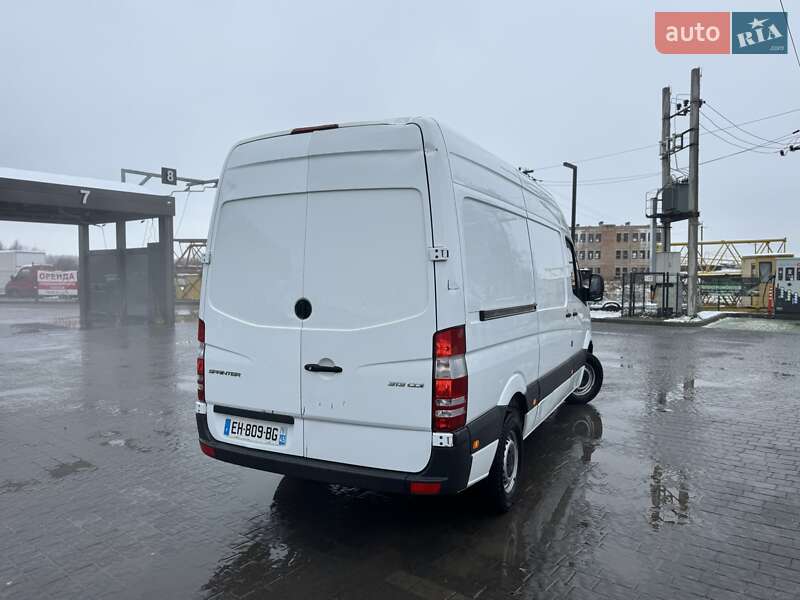 Вантажний фургон Mercedes-Benz Sprinter 2016 в Івано-Франківську