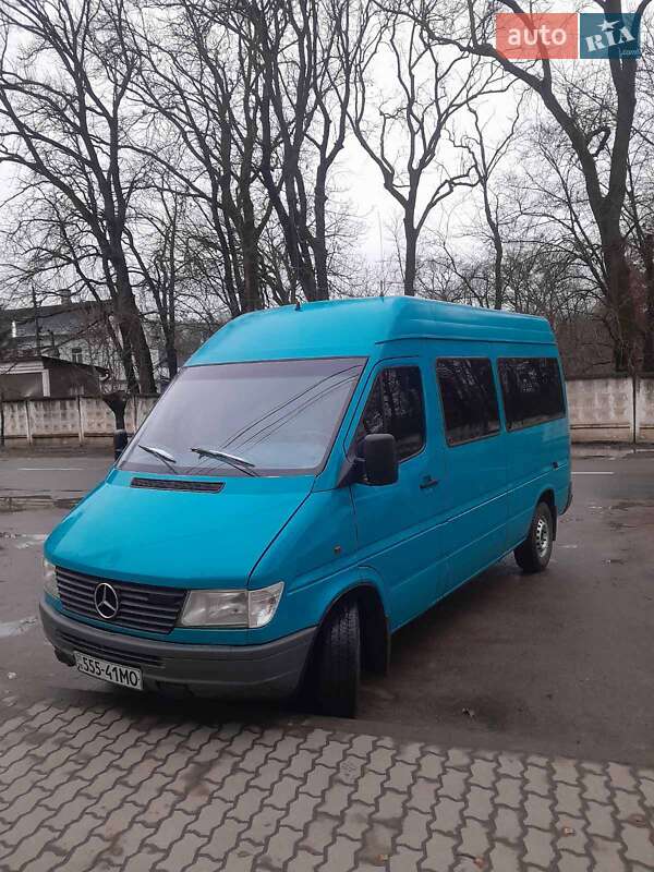 Мікроавтобус Mercedes-Benz Sprinter 1995 в Чернівцях фото 2 Мікроавтобус Mercedes-Benz Sprinter 1995 в Чернівцях