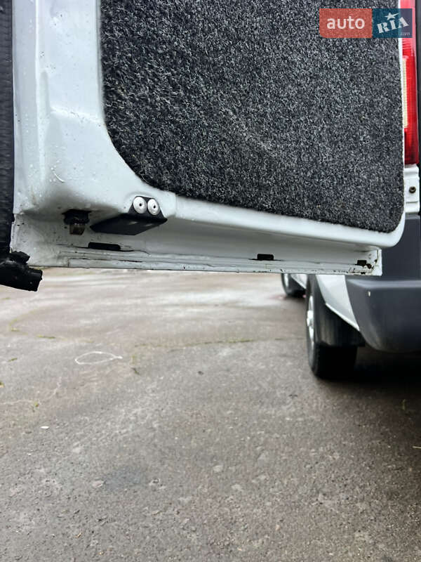 Вантажопасажирський фургон Mercedes-Benz Sprinter 2002 в Сарнах