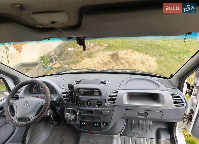 Грузопассажирский фургон Mercedes-Benz Sprinter 2005 в Радомышле