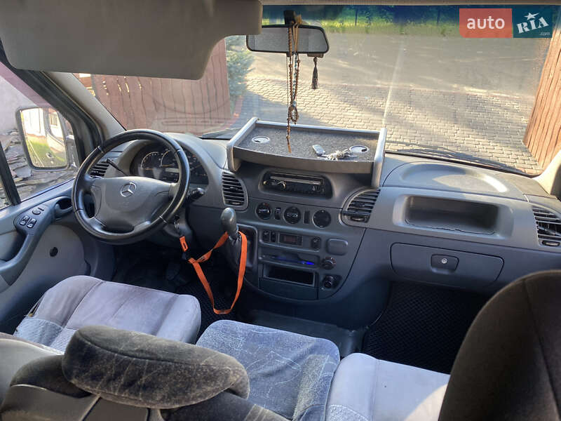 Мікроавтобус Mercedes-Benz Sprinter 2004 в Коломиї фото 25 Мікроавтобус Mercedes-Benz Sprinter 2004 в Коломиї