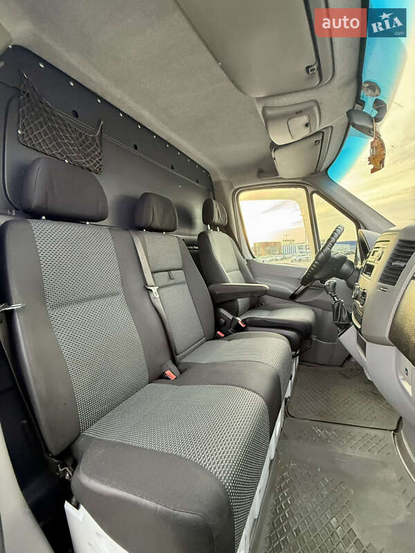 Вантажопасажирський фургон Mercedes-Benz Sprinter 2012 в Одесі