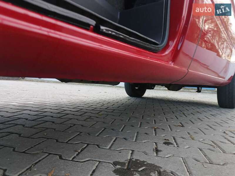 Вантажопасажирський фургон Mercedes-Benz Sprinter 2000 в Снятині