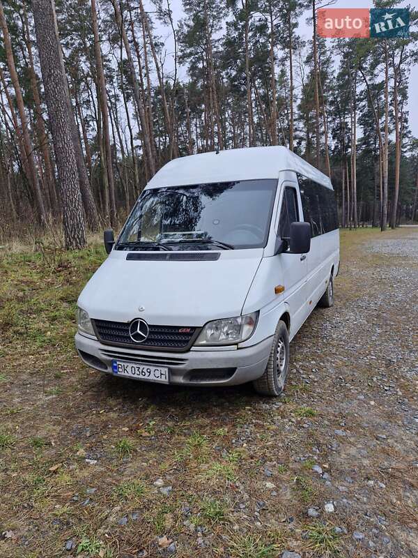 Mercedes-Benz Sprinter 2005