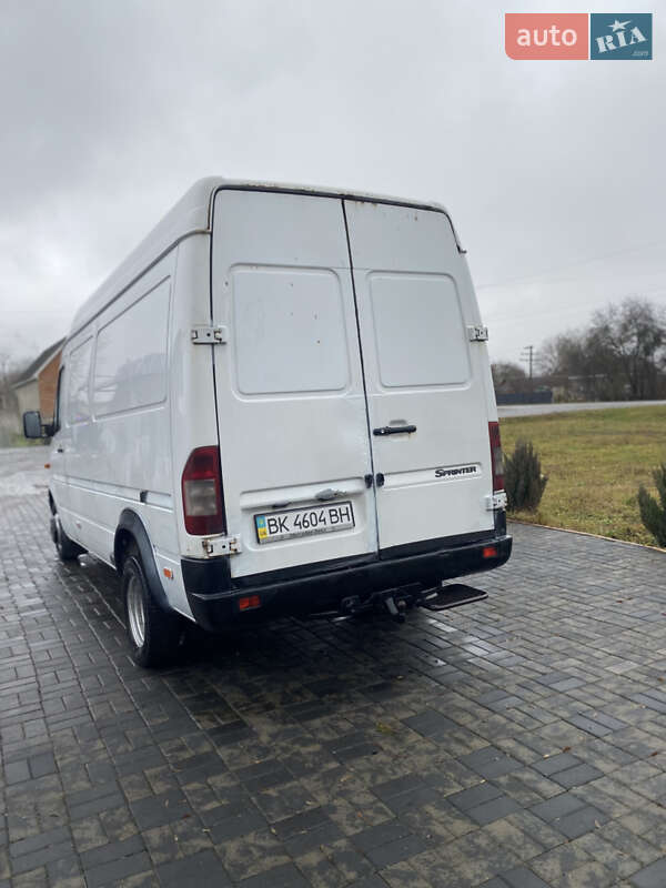 Грузовой фургон Mercedes-Benz Sprinter 2005 в Корце