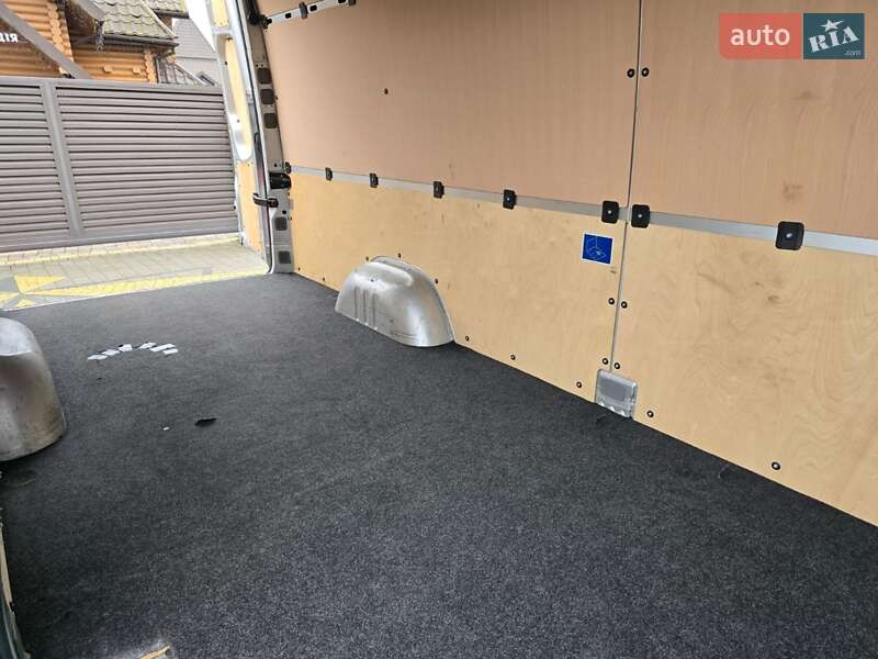 Вантажний фургон Mercedes-Benz Sprinter 2014 в Стрию