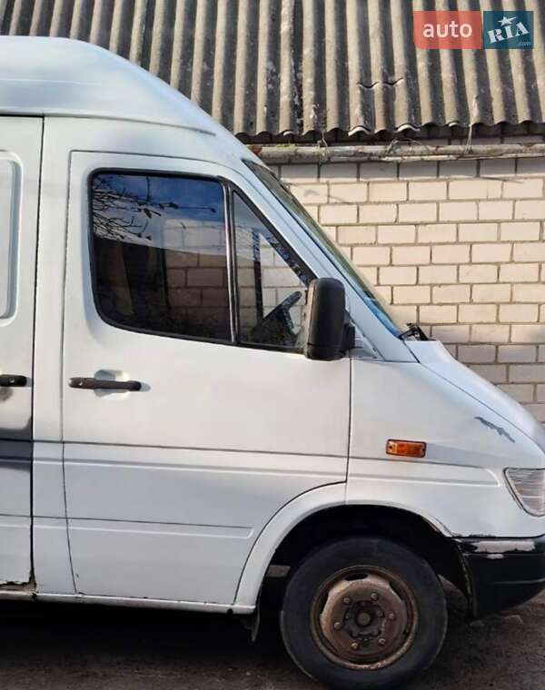 Вантажний фургон Mercedes-Benz Sprinter 1998 в Бершаді