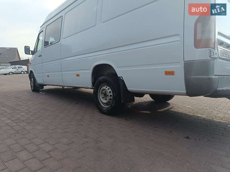 Вантажопасажирський фургон Mercedes-Benz Sprinter 2005 в Сарнах