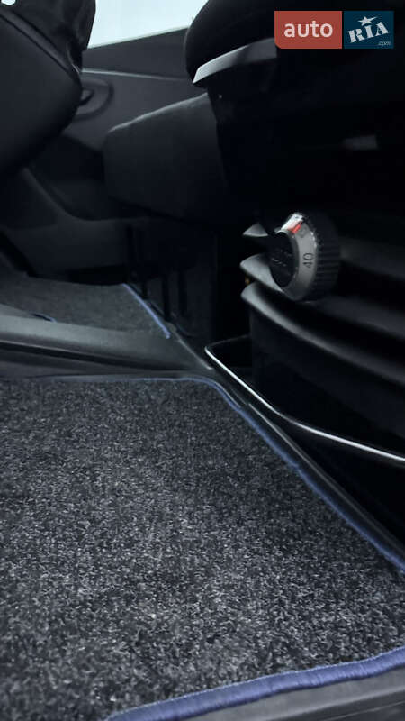 Вантажний фургон Mercedes-Benz Sprinter 2020 в Чернівцях фото 17 Вантажний фургон Mercedes-Benz Sprinter 2020 в Чернівцях