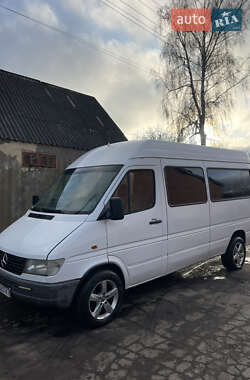 Седан Mercedes-Benz Sprinter 2000 в Уланові