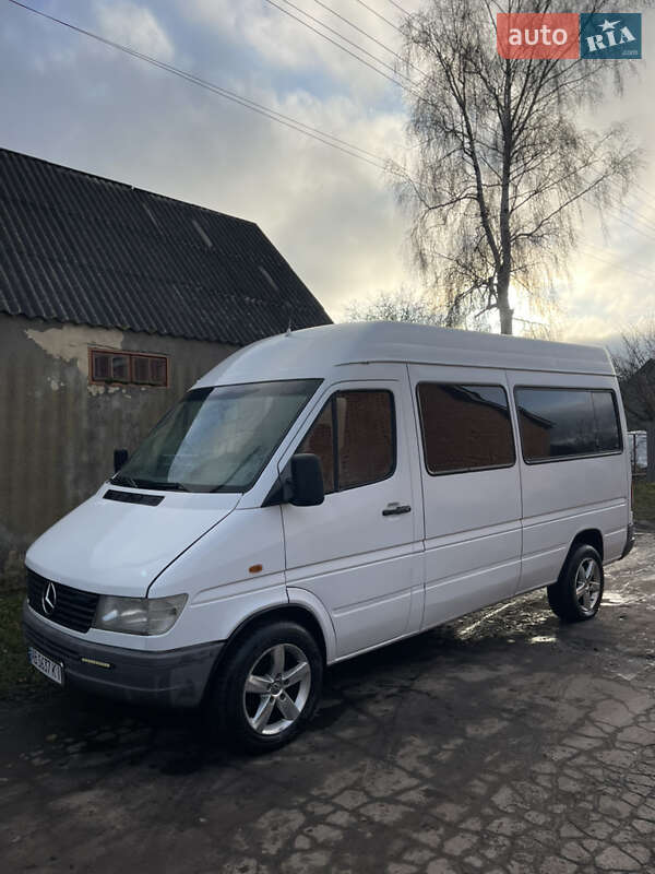 Седан Mercedes-Benz Sprinter 2000 в Уланові