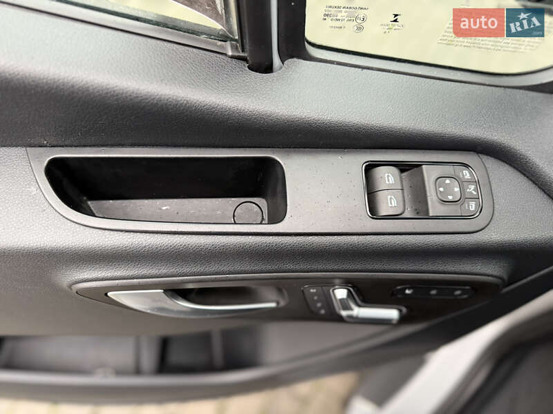 Грузопассажирский фургон Mercedes-Benz Sprinter 2019 в Черновцах