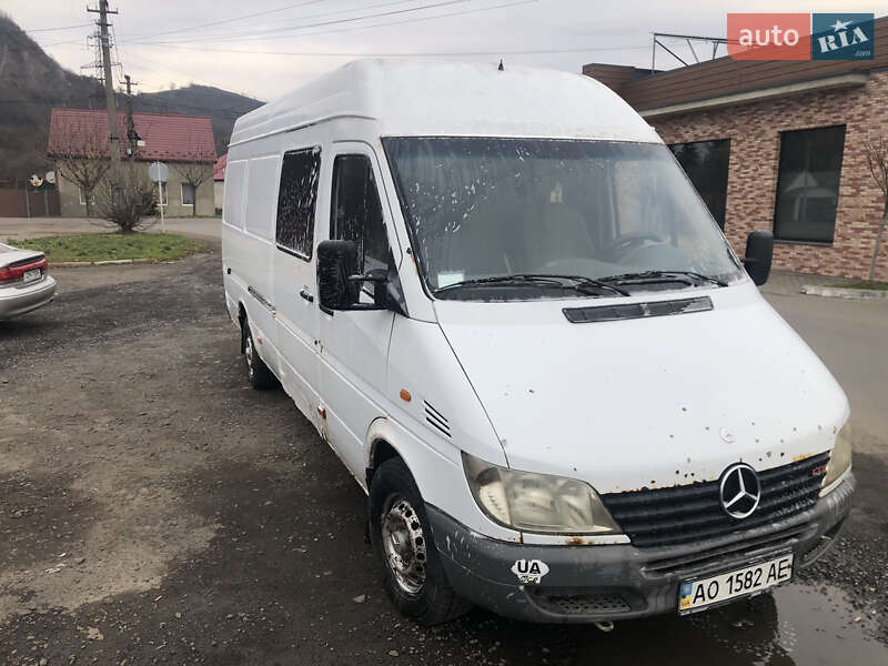 Mercedes-Benz Sprinter 2000
