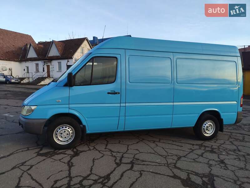 Вантажний фургон Mercedes-Benz Sprinter 2005 в Рівному