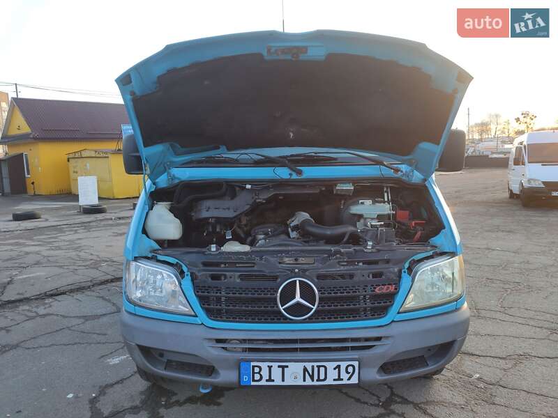 Вантажний фургон Mercedes-Benz Sprinter 2005 в Рівному