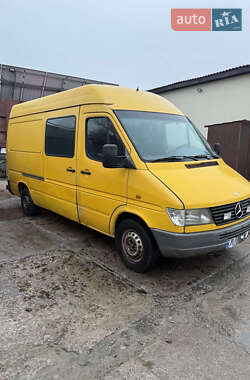 Вантажний фургон Mercedes-Benz Sprinter 2000 в Дніпрі