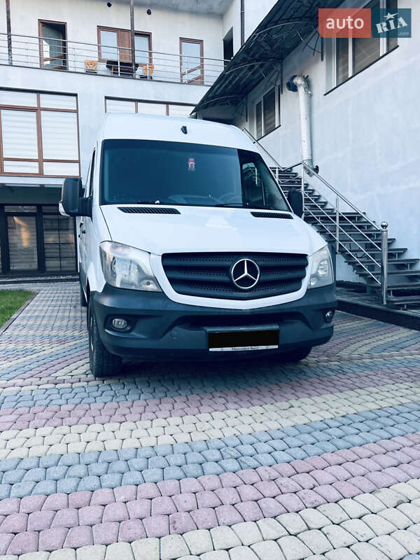 Вантажний фургон Mercedes-Benz Sprinter 2016 в Тячеві