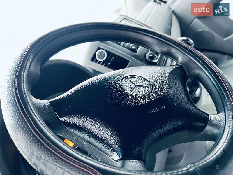 Вантажний фургон Mercedes-Benz Sprinter 2016 в Тячеві