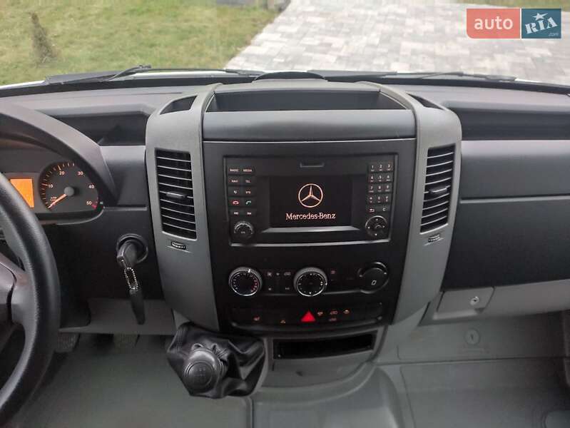 Вантажний фургон Mercedes-Benz Sprinter 2016 в Рівному