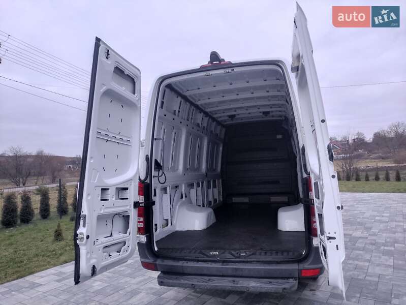 Вантажний фургон Mercedes-Benz Sprinter 2016 в Рівному